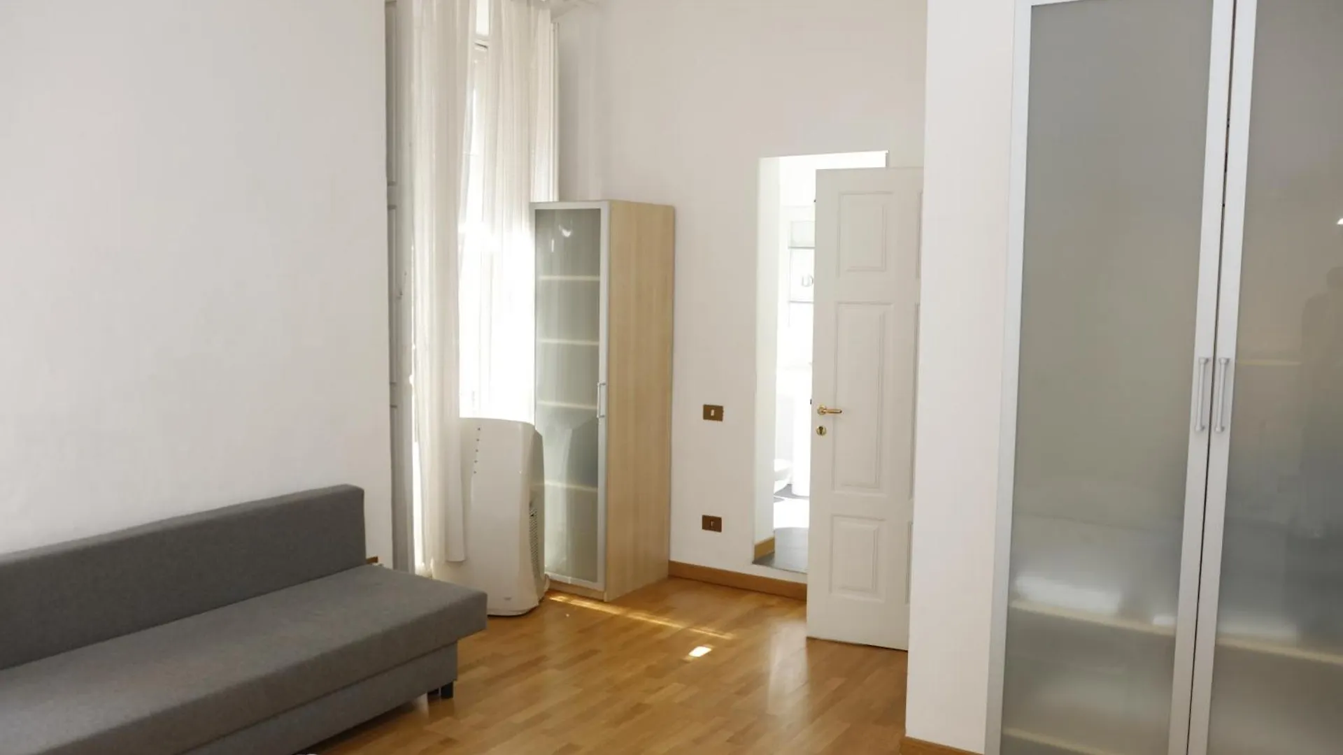 Dhomes - Apartments And Rooms Milan Italy