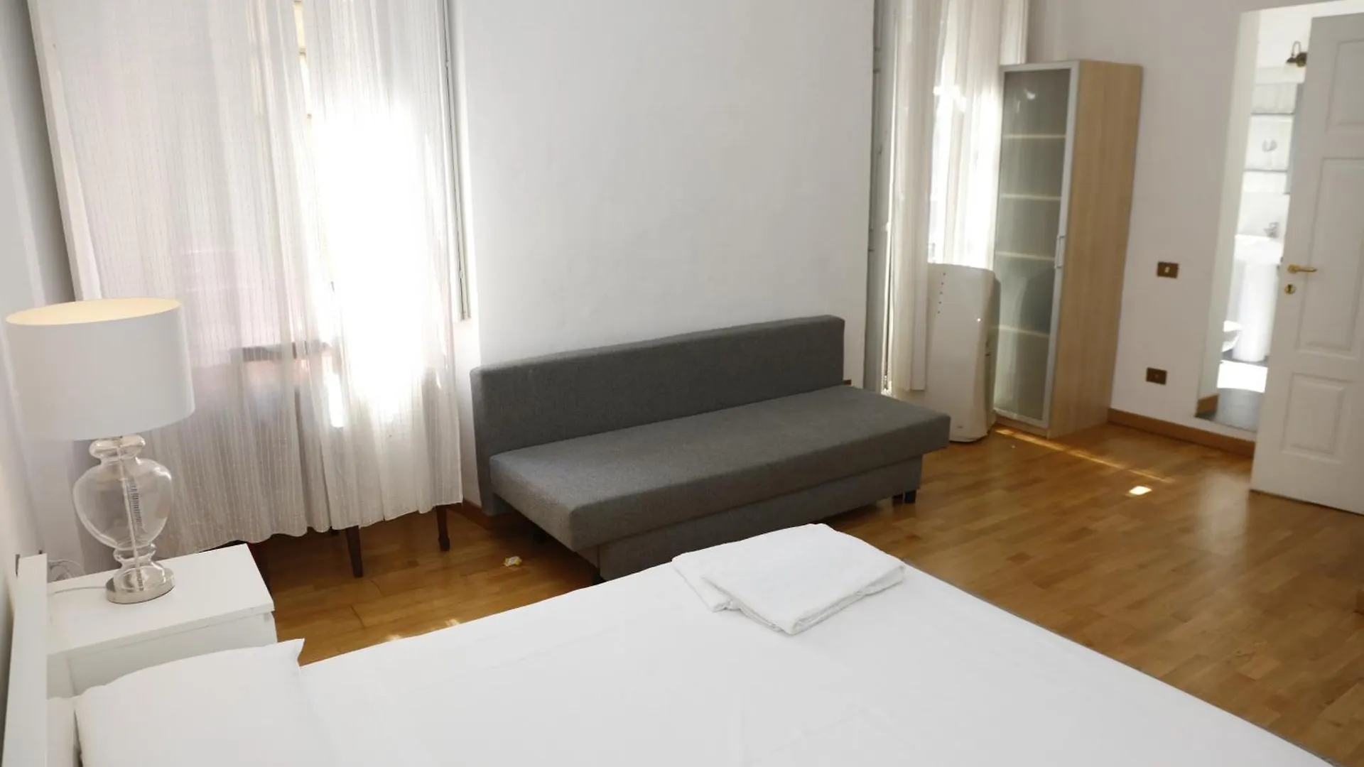 Dhomes - Apartments And Rooms Milan